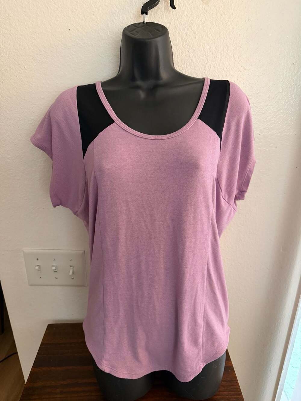 Lucy Activewear Top Size S Pink Black Mesh Active Short Sleeve